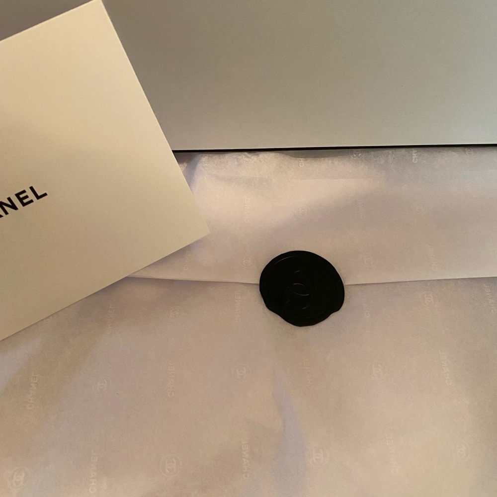 Chanel Box/2-Samples - Picture 5 of 10